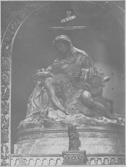 statue : Vierge de Pitié