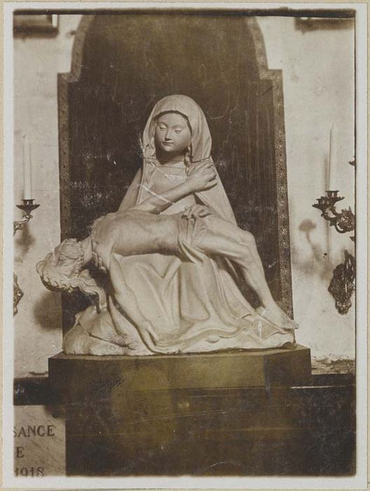 Groupe sculpté : Vierge de Pitié