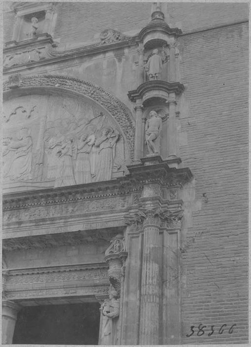 église Notre-Dame de la Dalbade : Portail, vue partielle