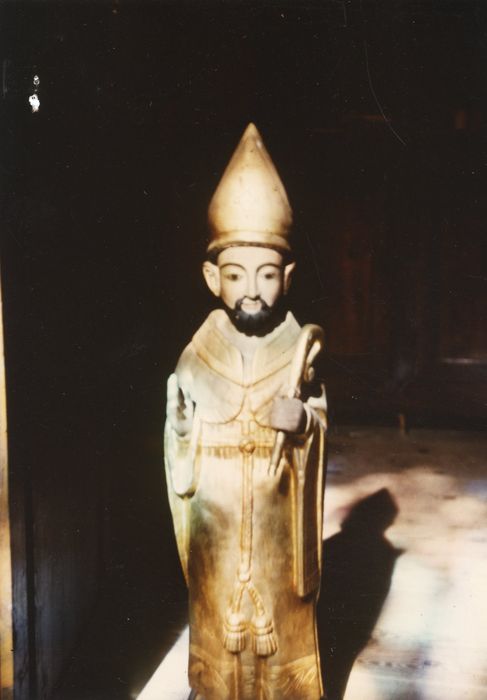 Statue : Saint Blaise coiffé de la mitre