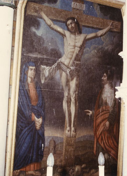 tableau : Christ en croix entre la Vierge et saint Jean