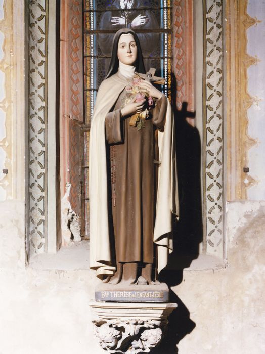 statue : Sainte Thérèse et l'Enfant Jésus