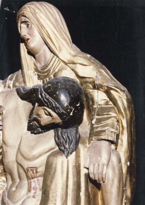 groupe sculpté : Vierge de Pitié, détail