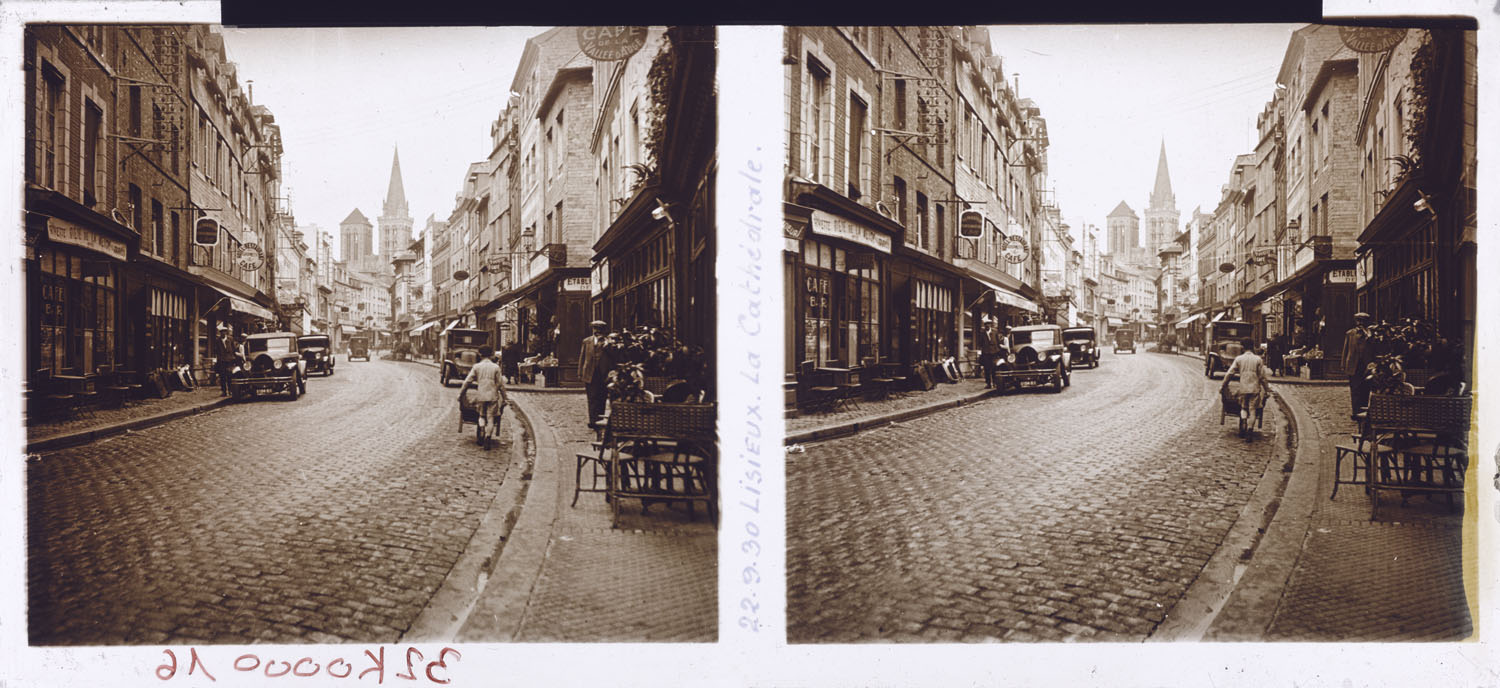 Perspective sur les tours de l’ancienne cathédrale