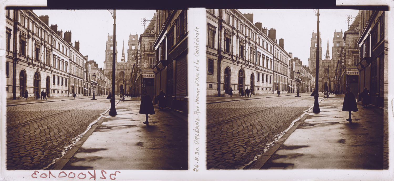 Perspective sur la façade occidentale depuis la rue Jeanne d’Arc