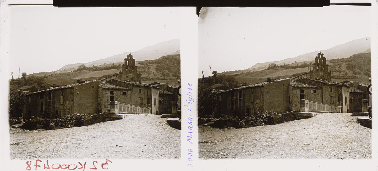 L’entrée du village et le clocher de l’église