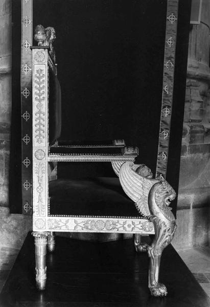 fauteuil de célébrant (fauteuil archiépiscopal)