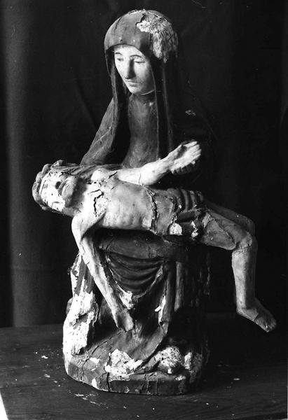 groupe sculpté : Vierge de Pitié - © Ministère de la Culture (France), Médiathèque du patrimoine et de la photographie (objets mobiliers), tous droits réservés