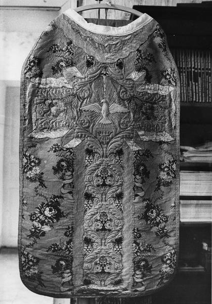 chasuble - © Ministère de la Culture (France), Médiathèque du patrimoine et de la photographie (objets mobiliers), tous droits réservés