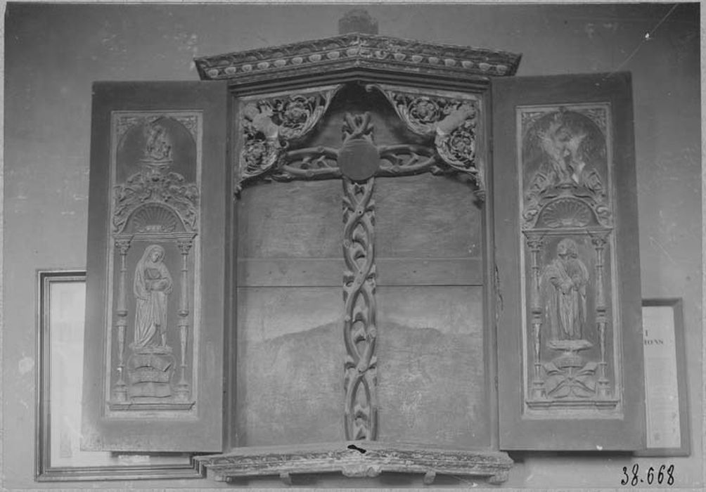 bas-relief (triptyque) : la Crucifixion