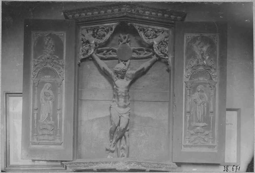 bas-relief (triptyque) : la Crucifixion