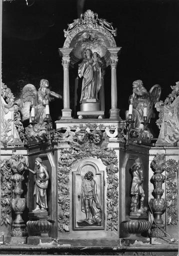 tabernacle, statue de la Vierge et sa niche