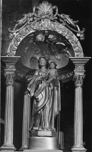 statue de la Vierge et sa niche