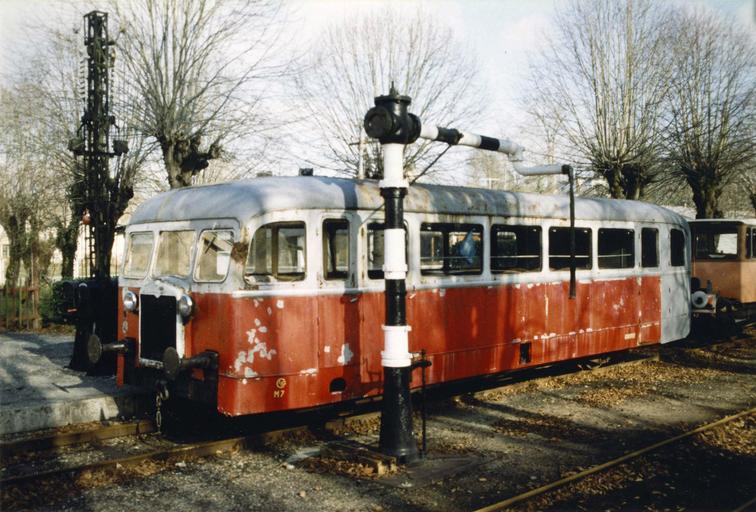matériel de transport ferroviaire (autorail à deux essieux, type MY1 M7)