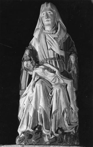 Groupe sculpté : Vierge de Pitié