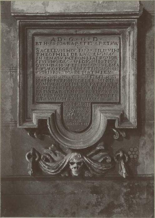 Plaque funéraire de Théophile de Lauvergnac, de sa femme et de leur fils