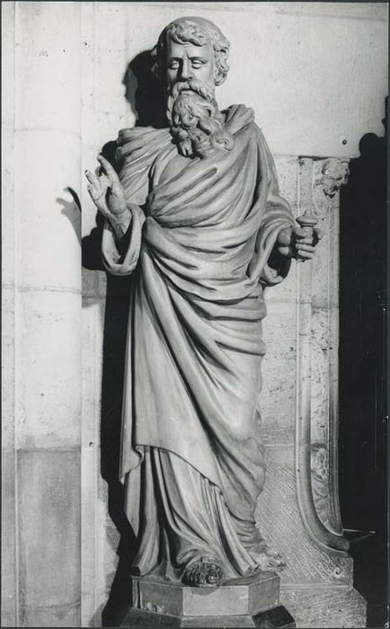 statue : Saint Paul