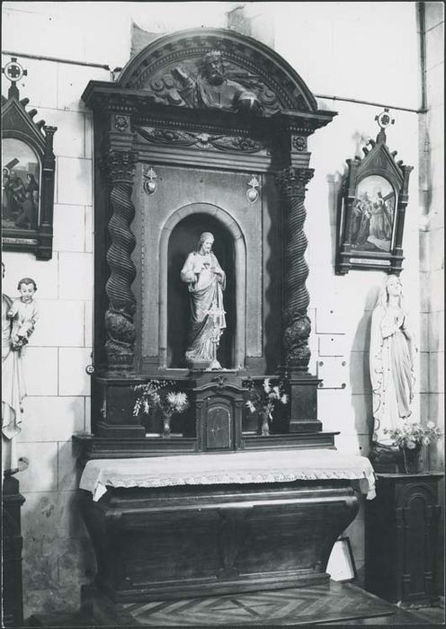 autels du Sacré-Coeur et de la Vierge avec leurs retables