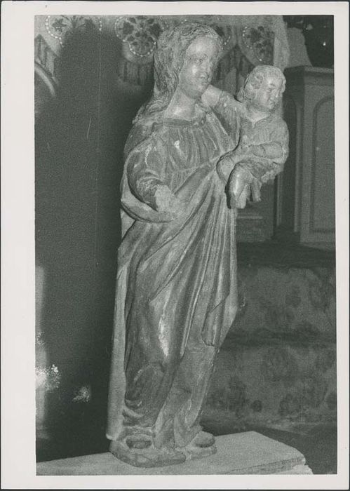 statue : Vierge à l'Enfant