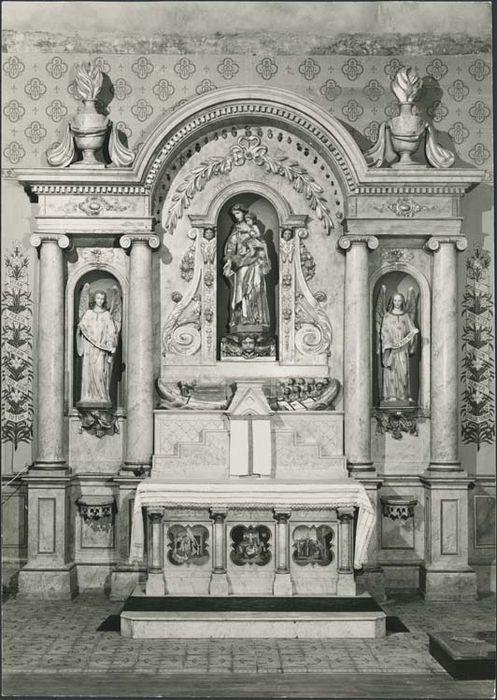 autel de la Vierge et son retable