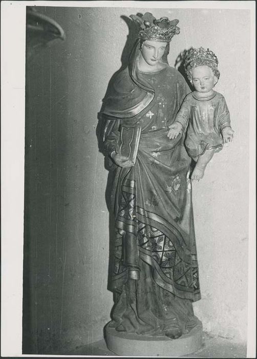 statue : Vierge à l'Enfant