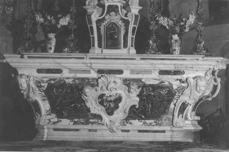 autel, gradin d'autel, tabernacle (maître-autel), vue générale - © Ministère de la Culture (France), Médiathèque du patrimoine et de la photographie (objets mobiliers), tous droits réservés
