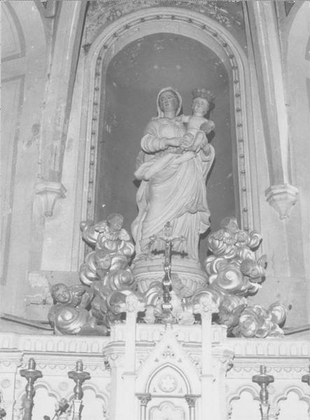 groupe sculpté : Vierge à l'enfant, vue générale - © Ministère de la Culture (France), Médiathèque du patrimoine et de la photographie (objets mobiliers), tous droits réservés