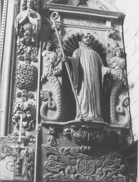 statue du maître-autel : saint Benoît, vue générale