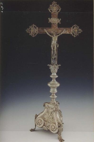 Croix d'autel : Christ en croix