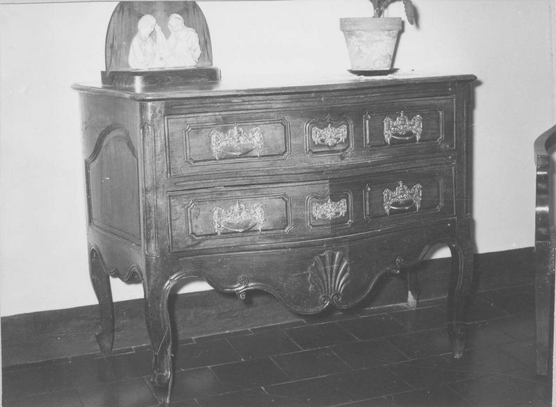commode, vue générale - © Ministère de la Culture (France), Médiathèque du patrimoine et de la photographie (objets mobiliers), tous droits réservés