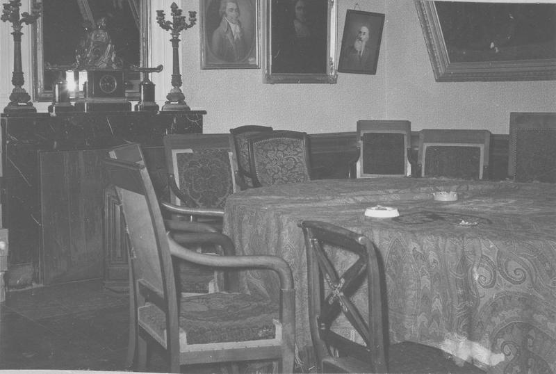 mobilier de la salle des commissions, vue partielle - © Ministère de la Culture (France), Médiathèque du patrimoine et de la photographie (objets mobiliers), tous droits réservés