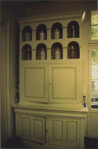 meuble de pharmacie, vue générale