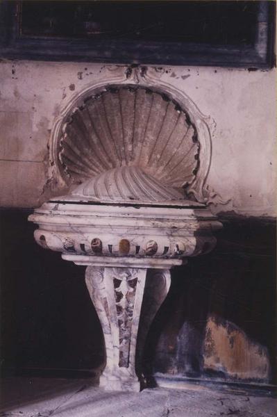 fonts baptismaux, vue générale