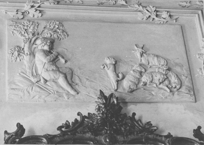 bas-relief : berger et son troupeau, vue générale