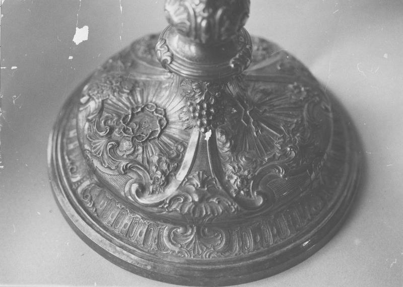 calice, détail du pied - © Ministère de la Culture (France), Médiathèque du patrimoine et de la photographie (objets mobiliers), tous droits réservés