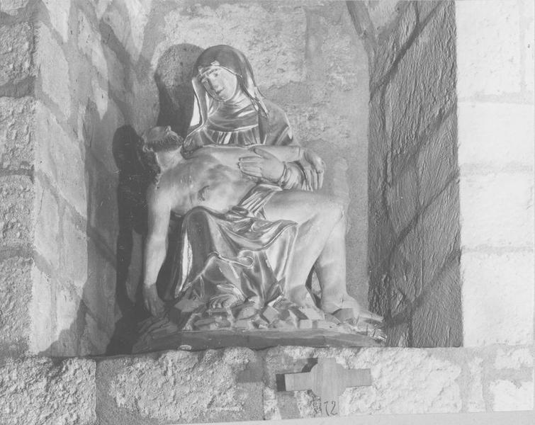 statue : Vierge de Pitié, vue générale - © Ministère de la Culture (France), Médiathèque du patrimoine et de la photographie (objets mobiliers), tous droits réservés