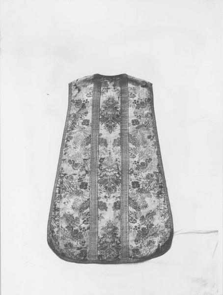 chasuble, vue générale - © Ministère de la Culture (France), Médiathèque du patrimoine et de la photographie (objets mobiliers), tous droits réservés