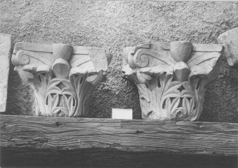 2 chapiteaux, vue générale - © Ministère de la Culture (France), Médiathèque du patrimoine et de la photographie (objets mobiliers), tous droits réservés