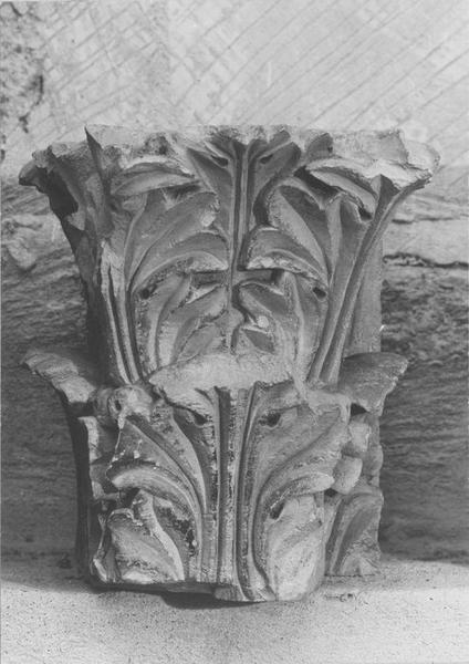 chapiteau : feuilles d'acanthe, vue générale - © Ministère de la Culture (France), Médiathèque du patrimoine et de la photographie (objets mobiliers), tous droits réservés
