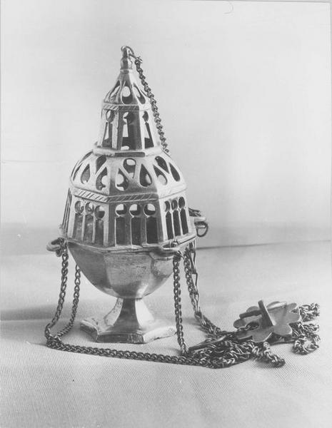encensoir, vue générale - © Ministère de la Culture (France), Médiathèque du patrimoine et de la photographie (objets mobiliers), tous droits réservés
