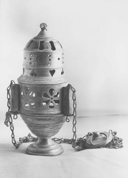 encensoir, vue générale - © Ministère de la Culture (France), Médiathèque du patrimoine et de la photographie (objets mobiliers), tous droits réservés