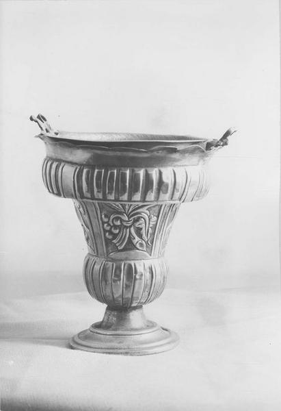 seau à eau bénite (seau à aspersion), vue générale - © Ministère de la Culture (France), Médiathèque du patrimoine et de la photographie (objets mobiliers), tous droits réservés