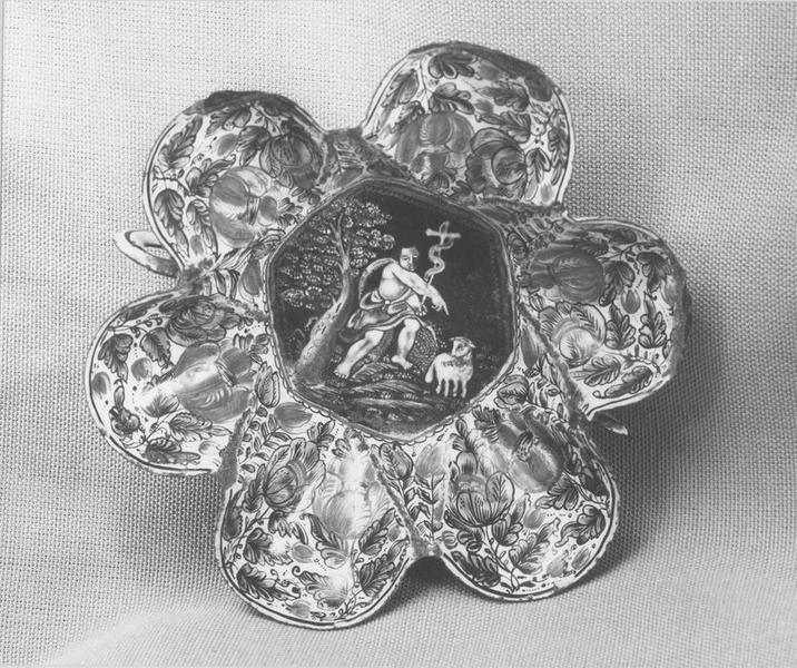 plat de quête (plat d'offrande ou drageoir de baptême ?), vue générale - © Ministère de la Culture (France), Médiathèque du patrimoine et de la photographie (objets mobiliers), tous droits réservés