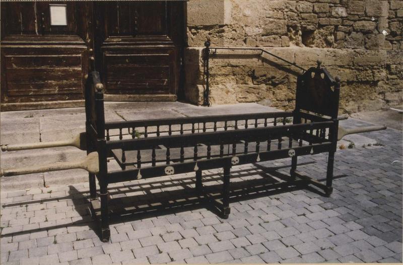 brancard funéraire, vue générale