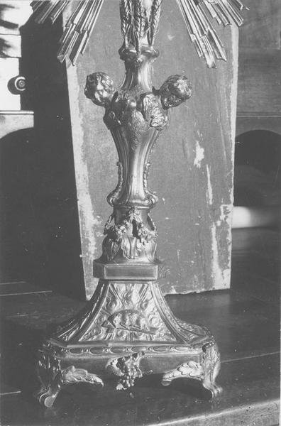 ostensoir, détail du pied - © Ministère de la Culture (France), Médiathèque du patrimoine et de la photographie (objets mobiliers), tous droits réservés