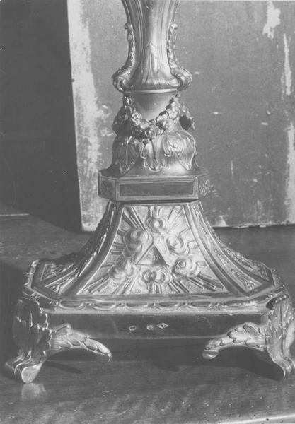 ostensoir, détail du pied - © Ministère de la Culture (France), Médiathèque du patrimoine et de la photographie (objets mobiliers), tous droits réservés