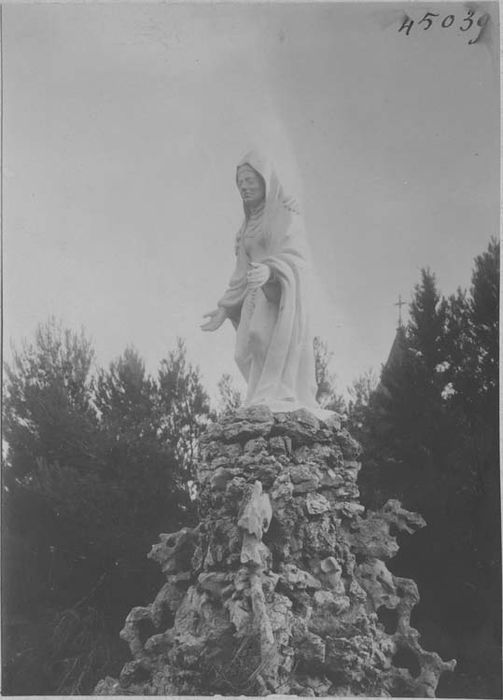 statue : Vierge de Douleur