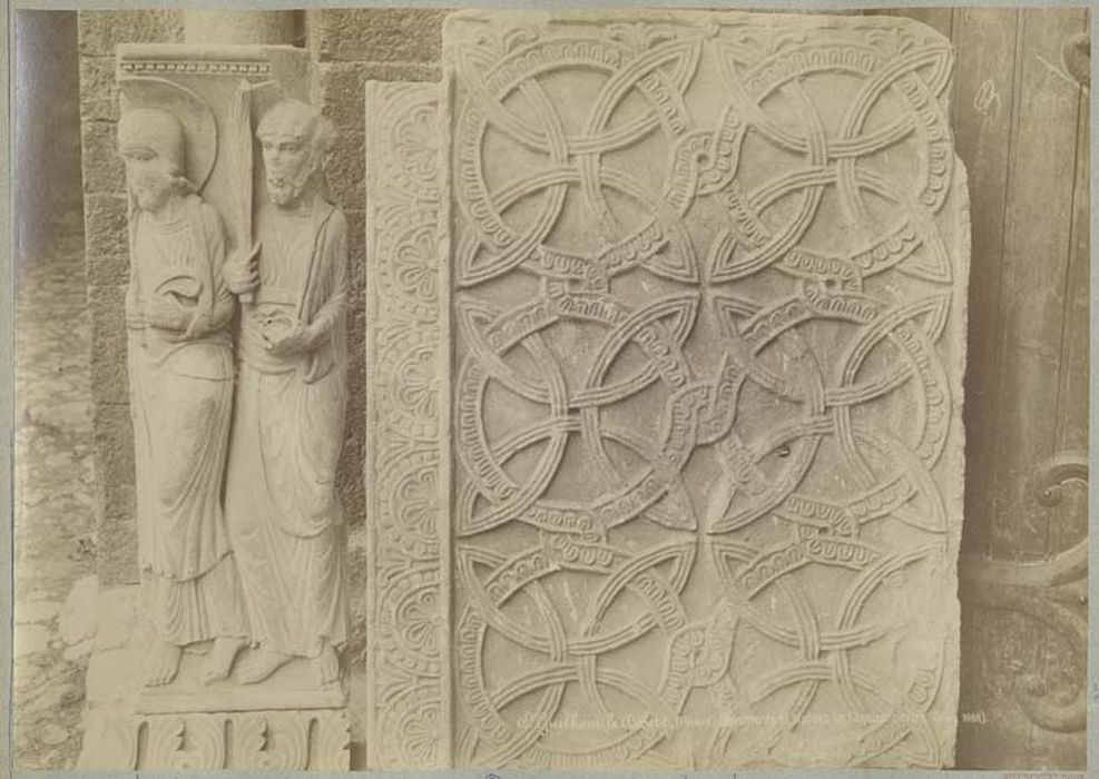 haut-relief : Apôtres, bas-relief