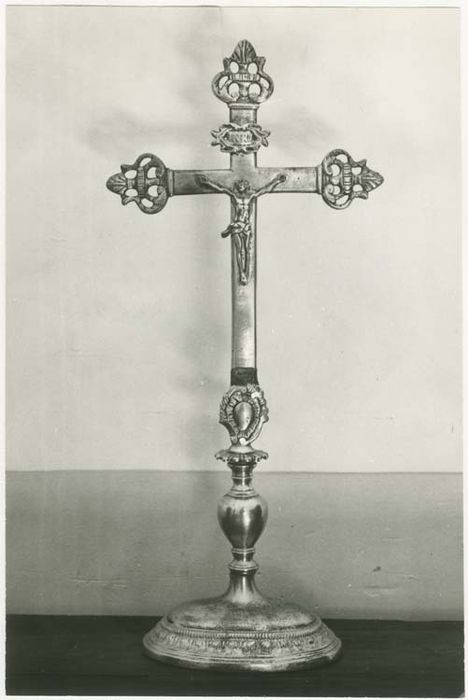 croix d'autel