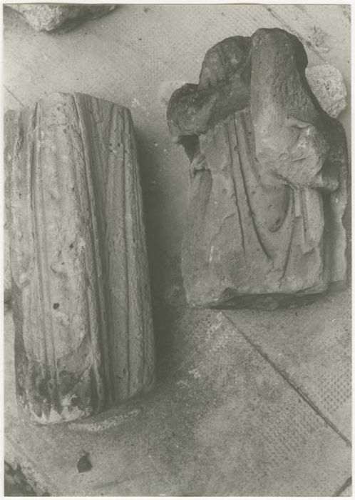 ensemble de 2 statues-colonnes